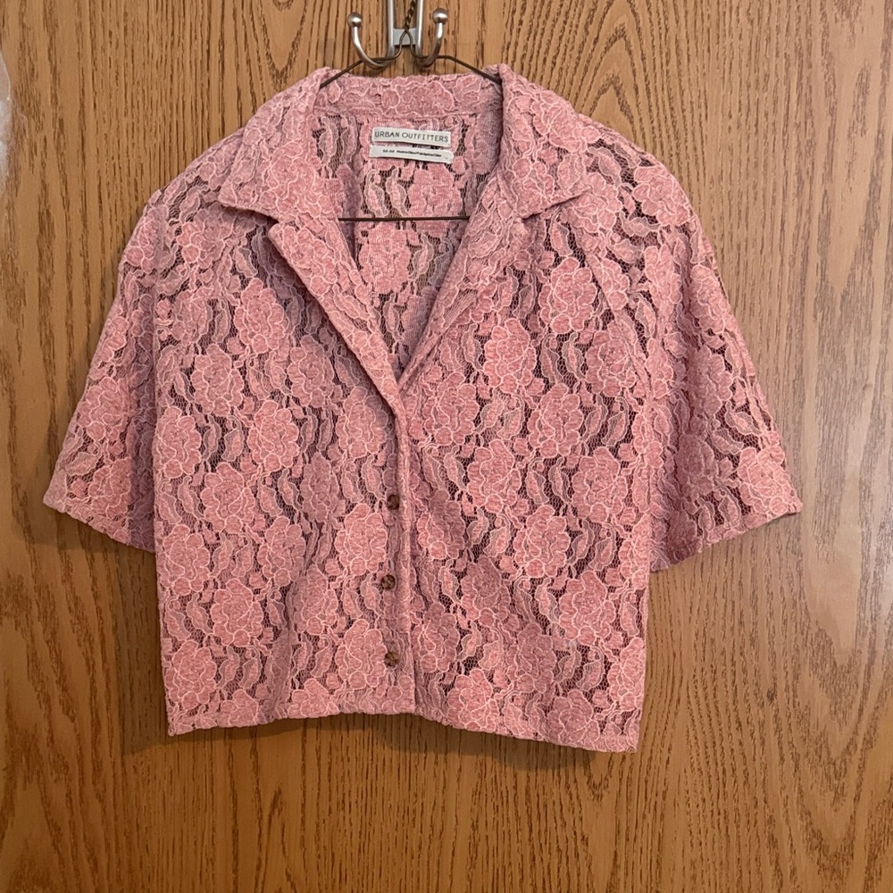Urban Outfitters Pink Rose Lace Cropped Button Front Collared Shirt M Cottage